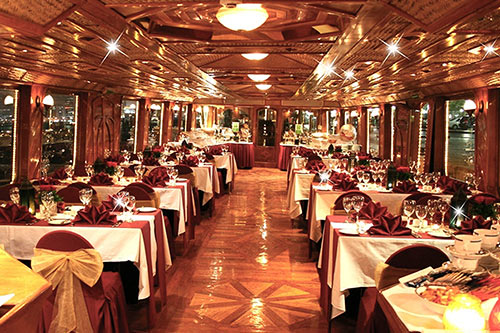 dubai canal dhow cruise