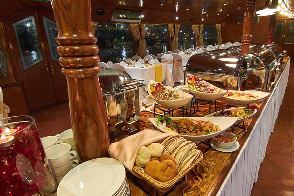 dubai canal dhow cruise