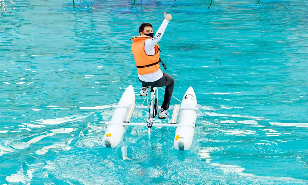 dubai fountain water bikes