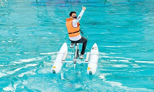 dubai fountain water bikes
