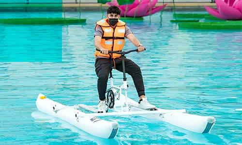 dubai fountain water bikes