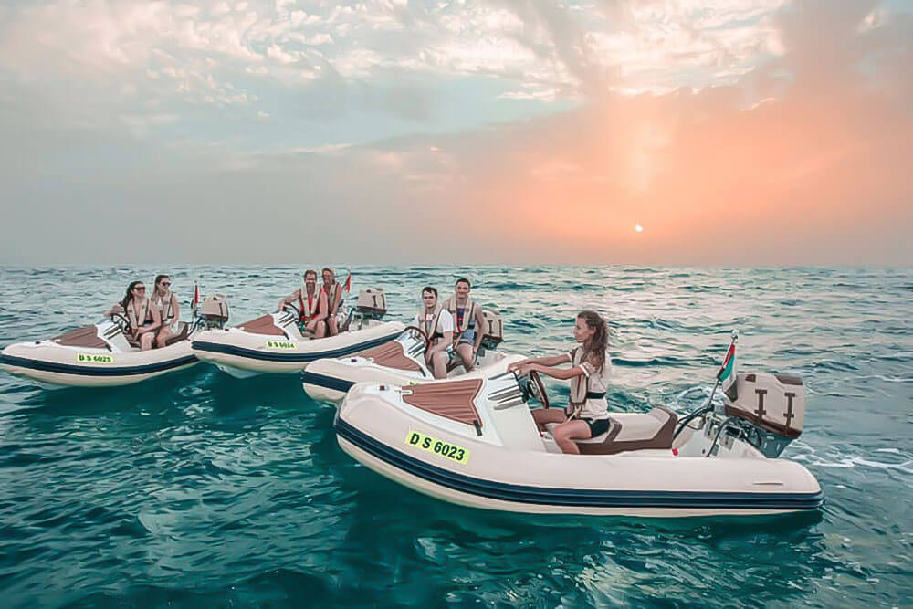 self drive boat tour dubai