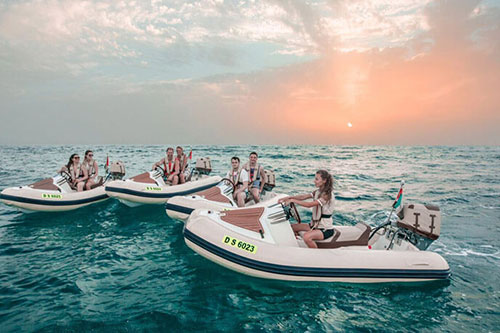 self drive boat tour dubai